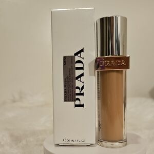 PRADA REVEAL SKIN OPTIMIZING FOUNDATION MC50